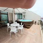 Cobertura duplex 50 m Praia do Forte com piscina na cobertura